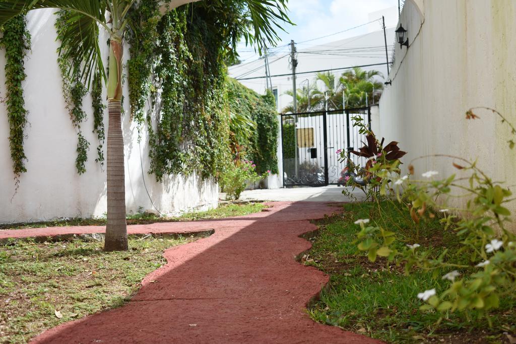 Victoria Hostel *